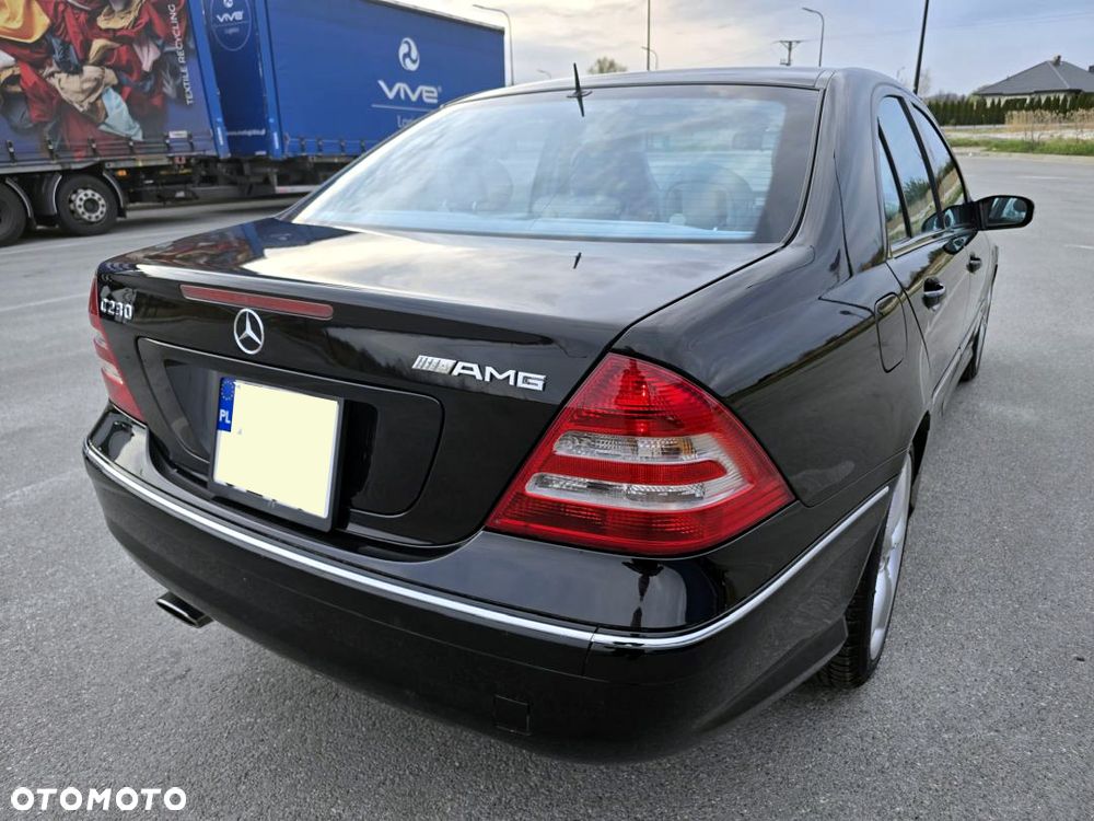 Mercedes-Benz Klasa C 230 7G-TRONIC Avantgarde Sport Edition + - 9