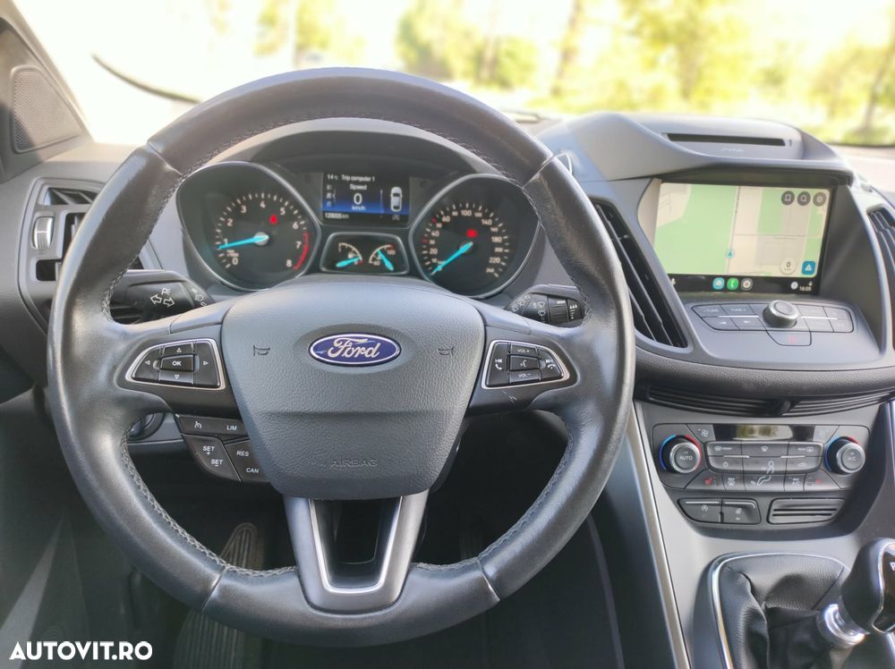 Ford Kuga 1.5 EcoBoost 2x4 Titanium - 10