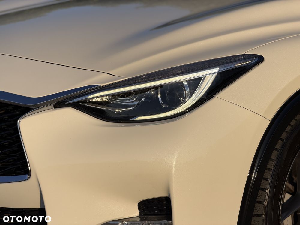 Infiniti Q30 2.2d Sport AWD 7DCT - 10