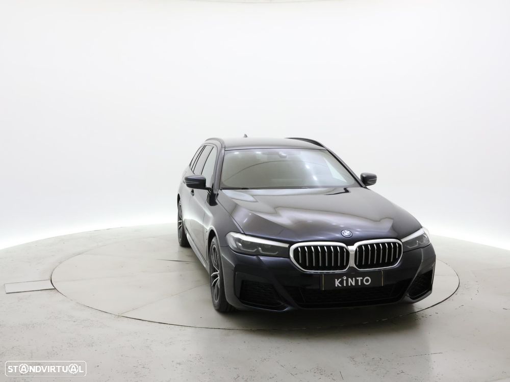 BMW 530 e Pack Desportivo M — fotografia 11