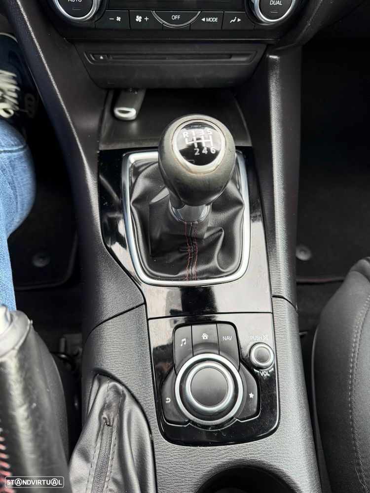 Mazda 3 Hatchback ver-1-5-sky--d-evolve - 26