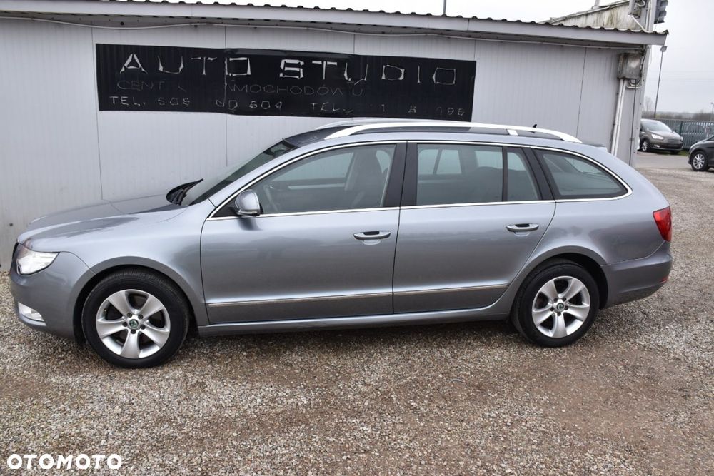 Skoda Superb 2.0 TDI DSG Ambition - 23