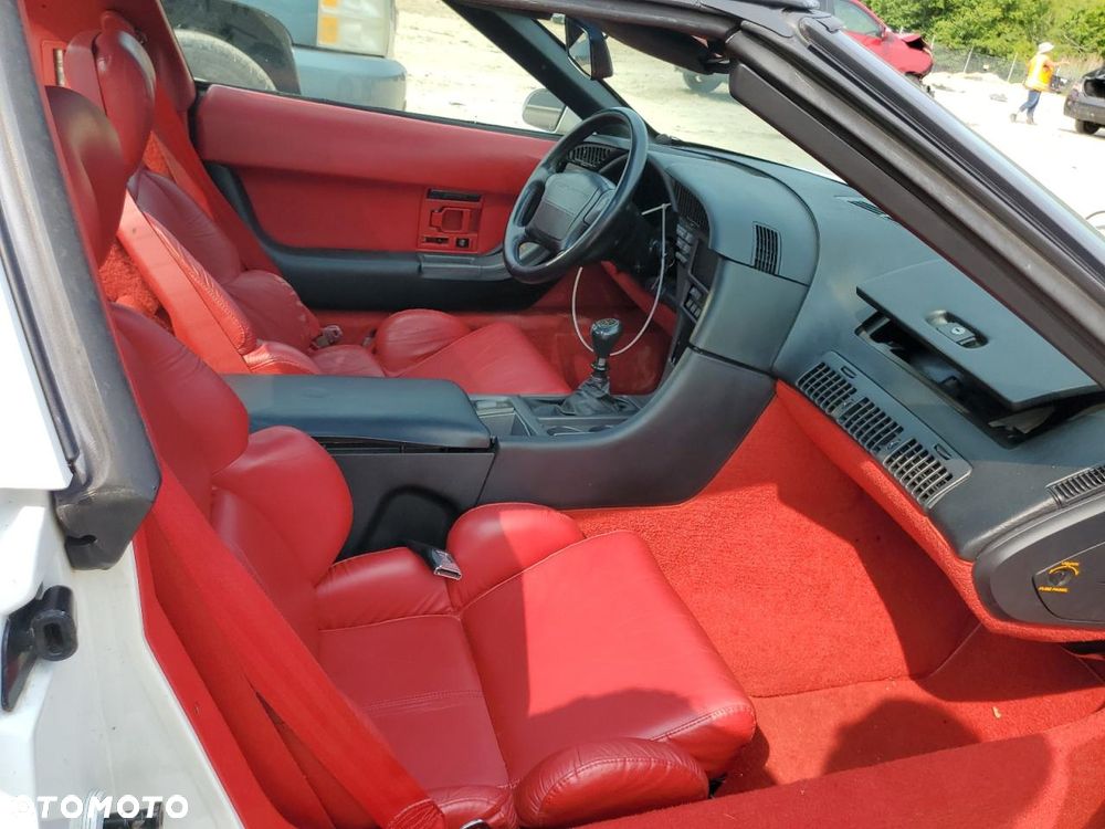 Chevrolet Corvette - 8