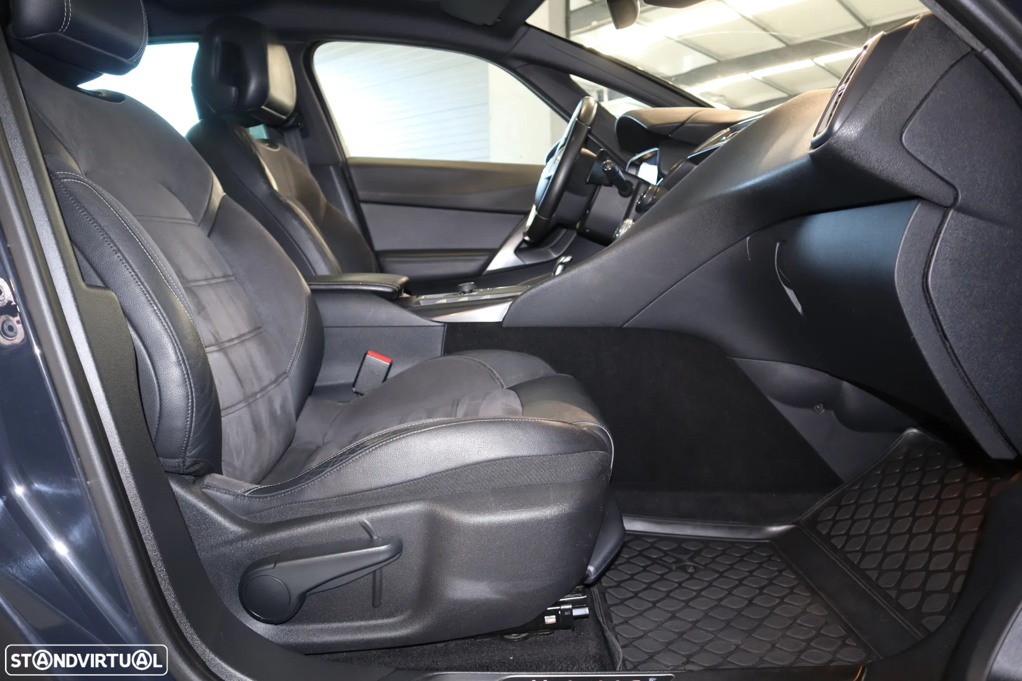 Citroën DS5 2.0 HDi Hybrid4 So Chic CMP6 - 11