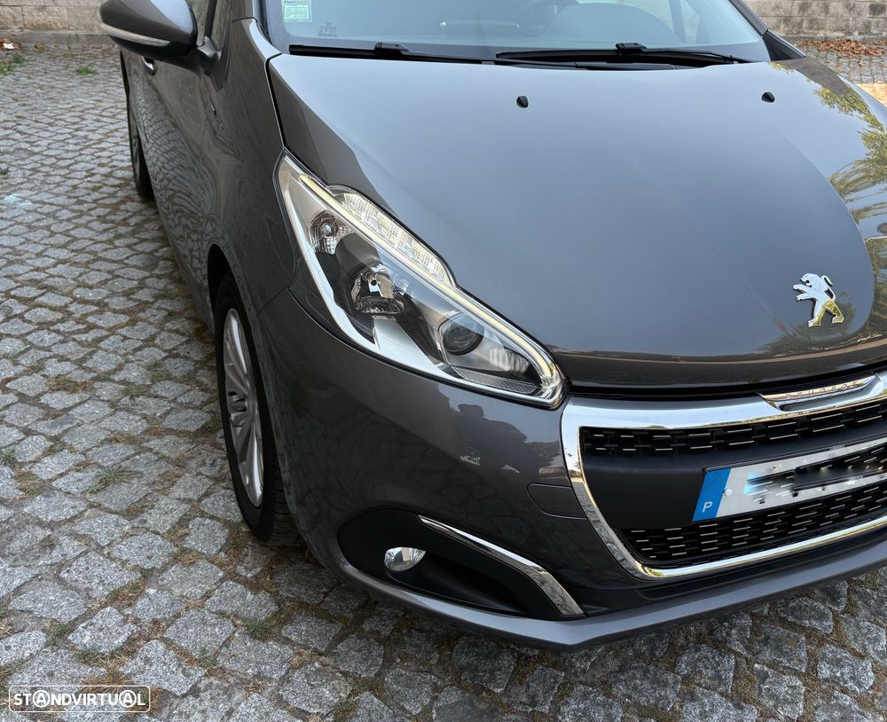 Peugeot 208 1.2 PureTech Signature - 10