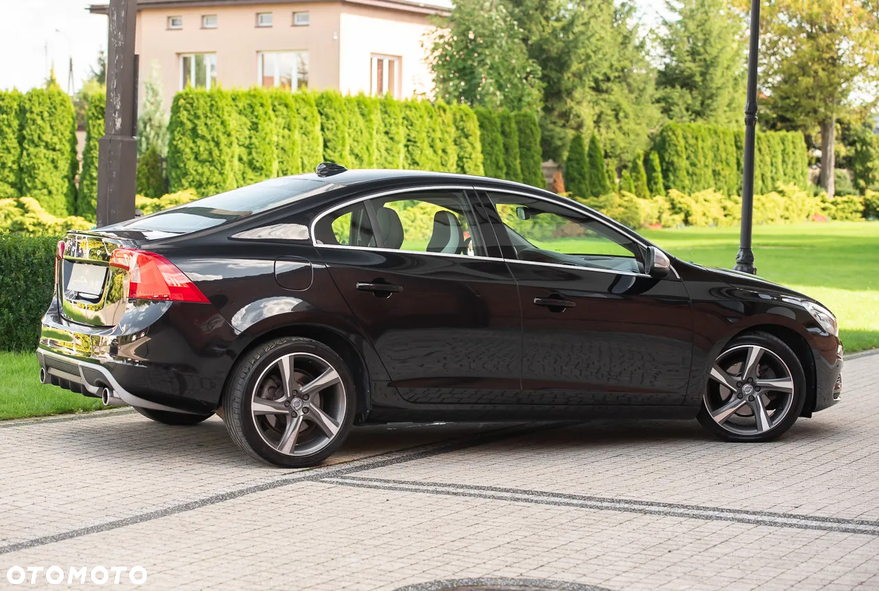 Volvo S60 D3 R-Design - 14
