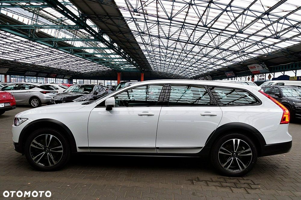 Volvo V90 Cross Country - 8