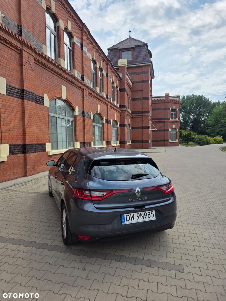 Renault Megane 1.2 Energy TCe Limited - 6