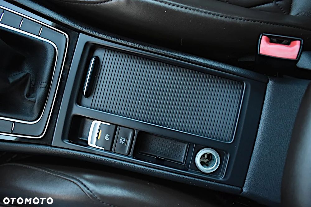Volkswagen Golf - 23