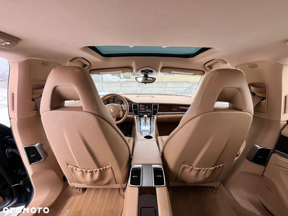 Porsche Panamera PDK Platinum Edition - 9