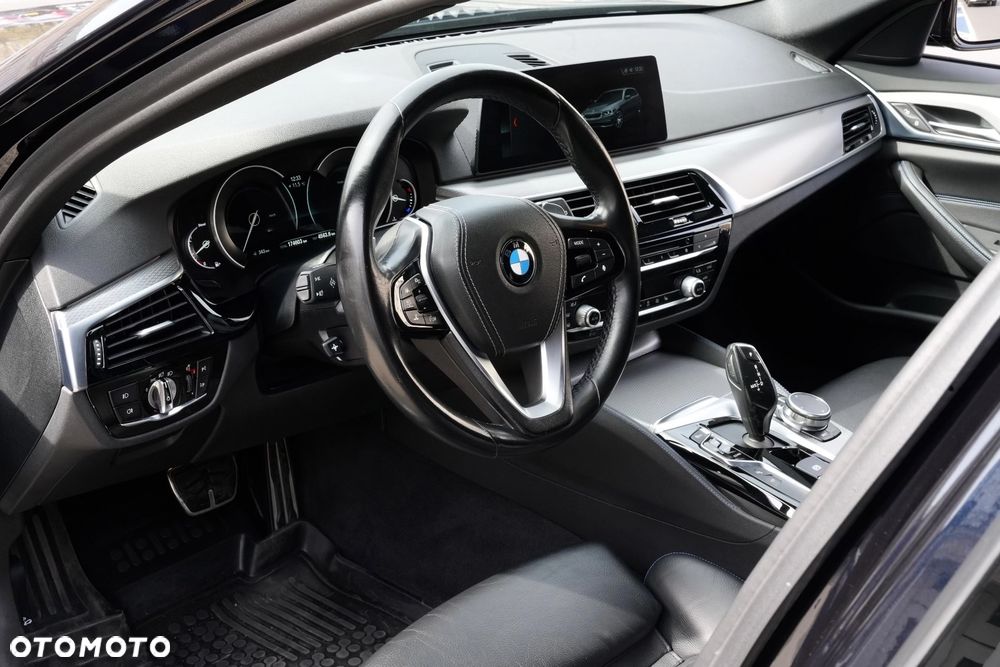 BMW Seria 5 520d M Sport - 7