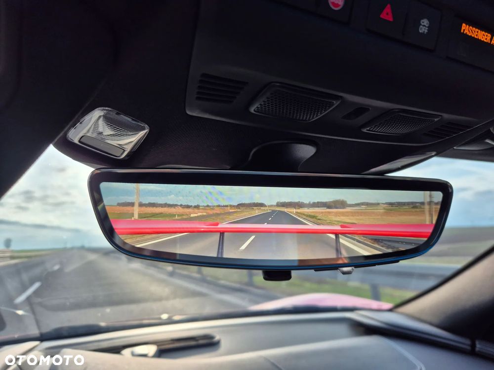 Chevrolet Corvette - 23