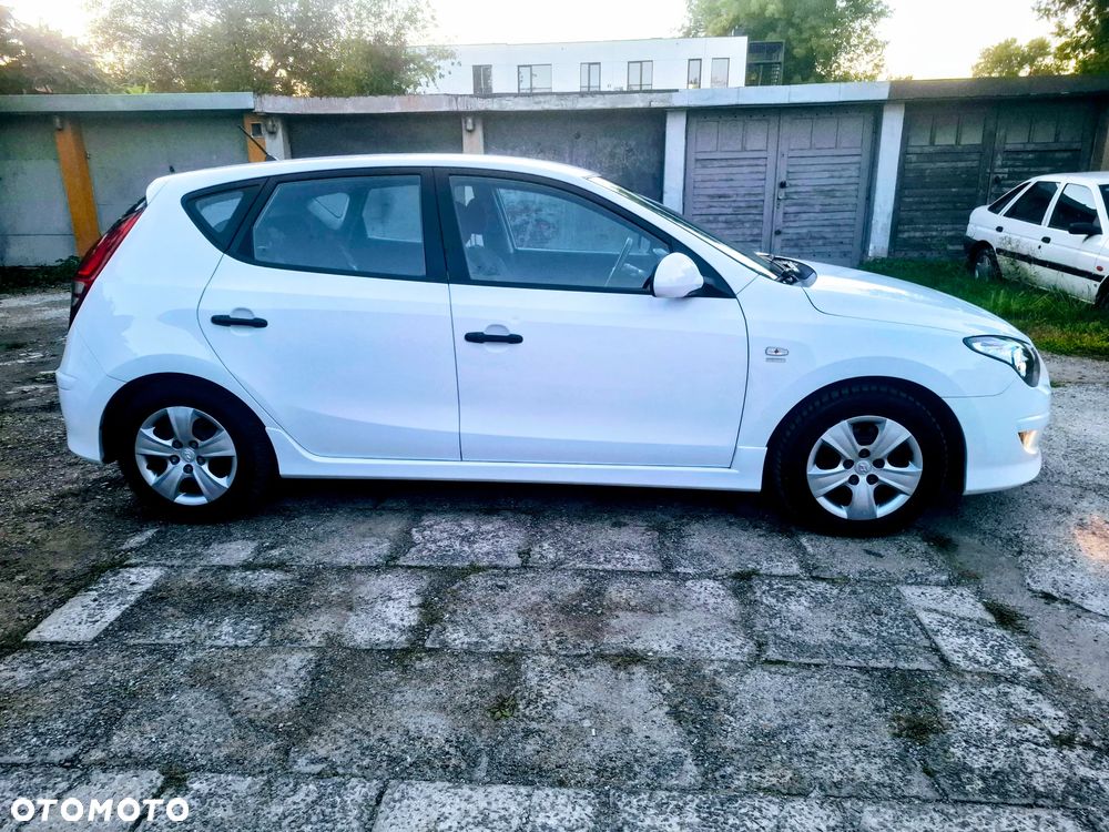 Hyundai i30 1.4 Blue Comfort - 23