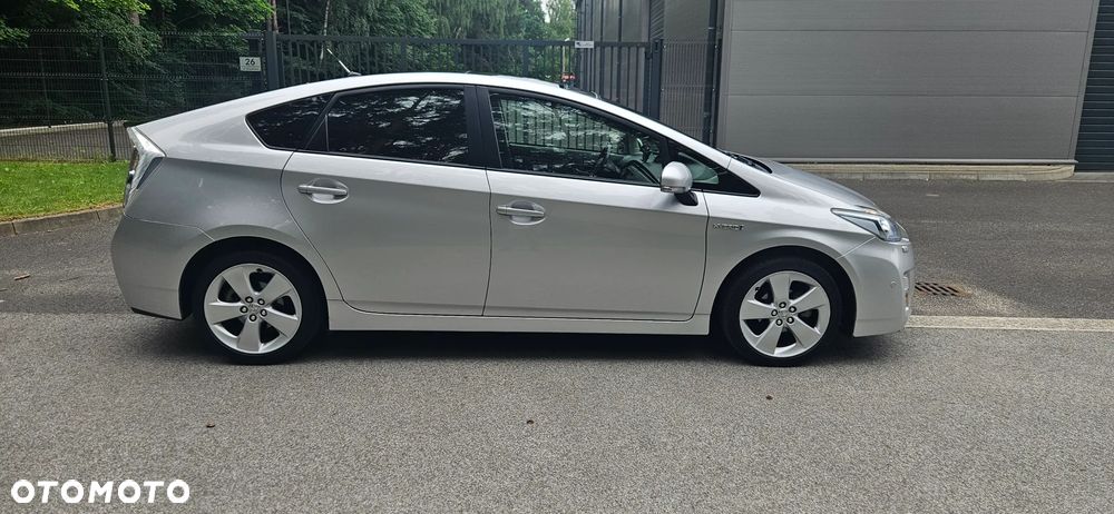 Toyota Prius (Hybrid) Executive - 4