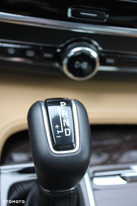 Volvo S90 T6 AWD Momentum - 24