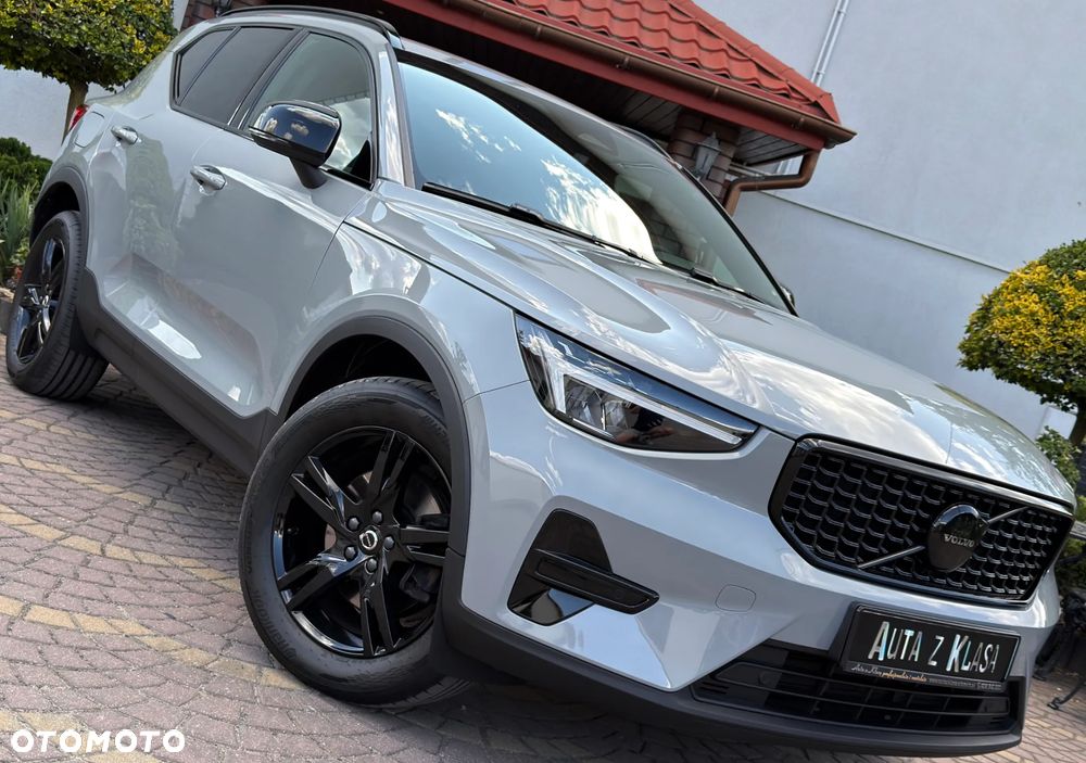 Volvo XC 40 B3 B DKG Ultra Black Edition - 2