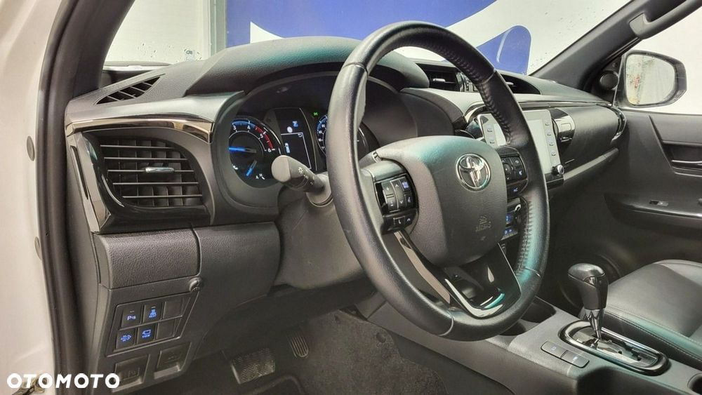 Toyota Hilux - 13