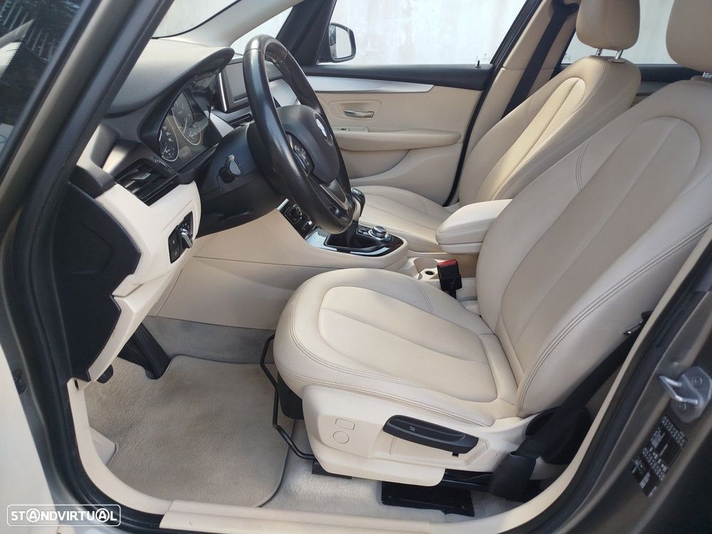 BMW 216 Active Tourer d Luxury Line - 4