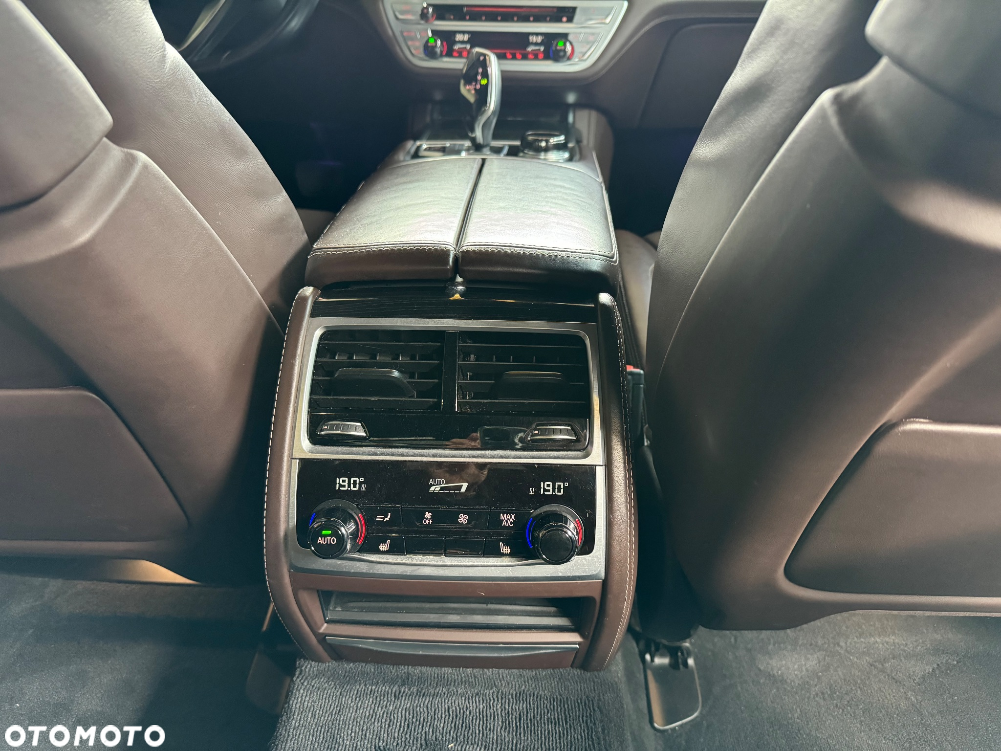BMW Seria 7 740Li xDrive - 31