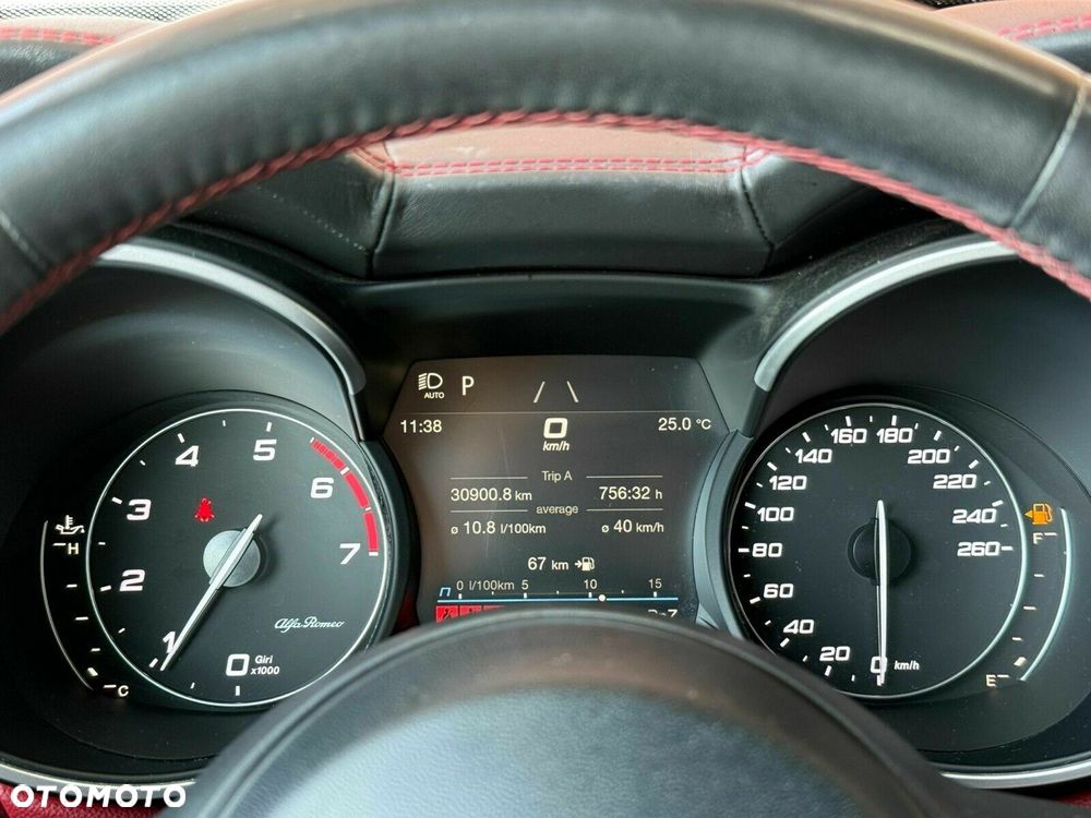 Alfa Romeo Stelvio 2.0 Turbo Veloce Q4 - 17