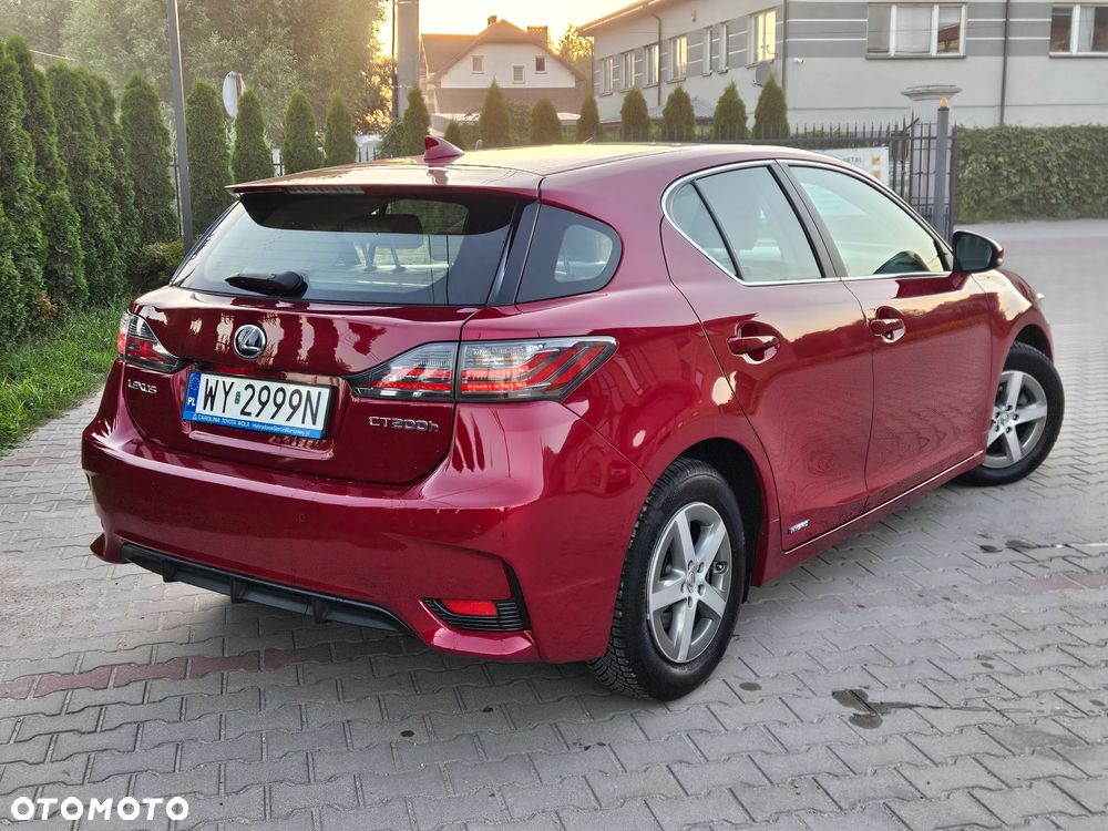 Lexus CT - 4