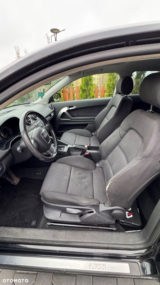 Audi A3 3-drzwiowe 2.0 TDI Ambiente - 2