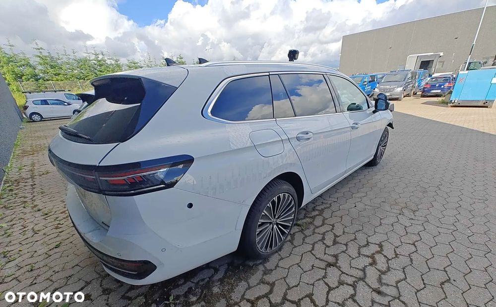 Volkswagen Passat 2.0 TDI SCR DSG 4Motion Elegance - 5