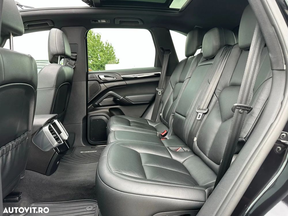 Porsche Cayenne 3.0 L - 17