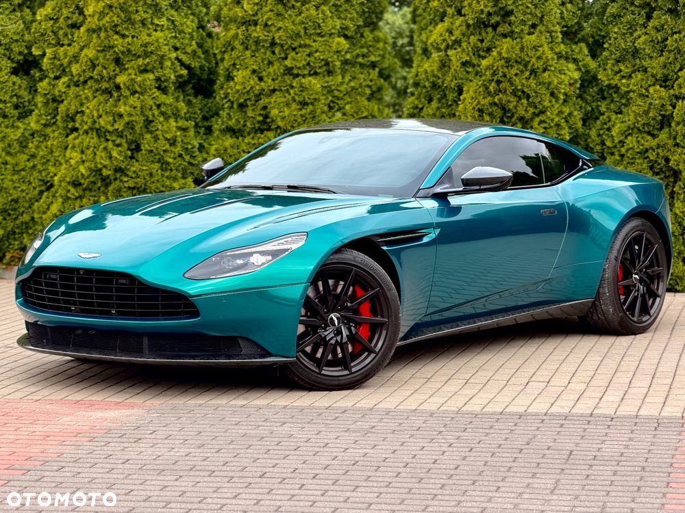Aston Martin DB11 - 12