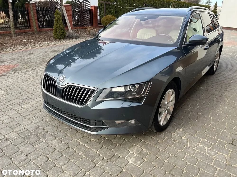 Skoda Superb 2.0 TDI DSG Premium Edition - 3