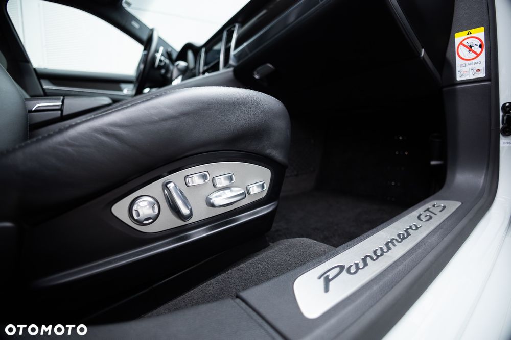 Porsche Panamera GTS PDK - 24