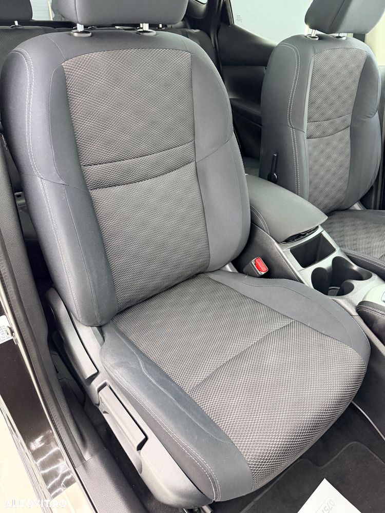 Nissan Qashqai 1.6 DCI Xtronic N-Connecta - 19