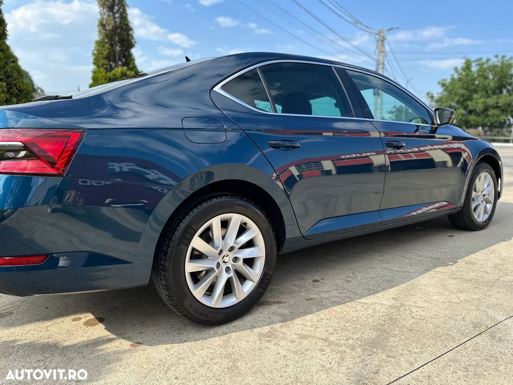 Skoda Superb 2.0 TDI Ambition - 13