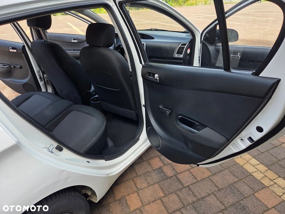 Hyundai i20 - 17