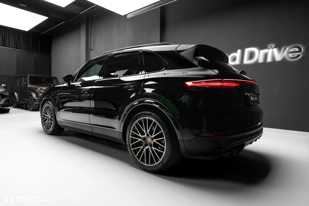 Porsche Cayenne - 8