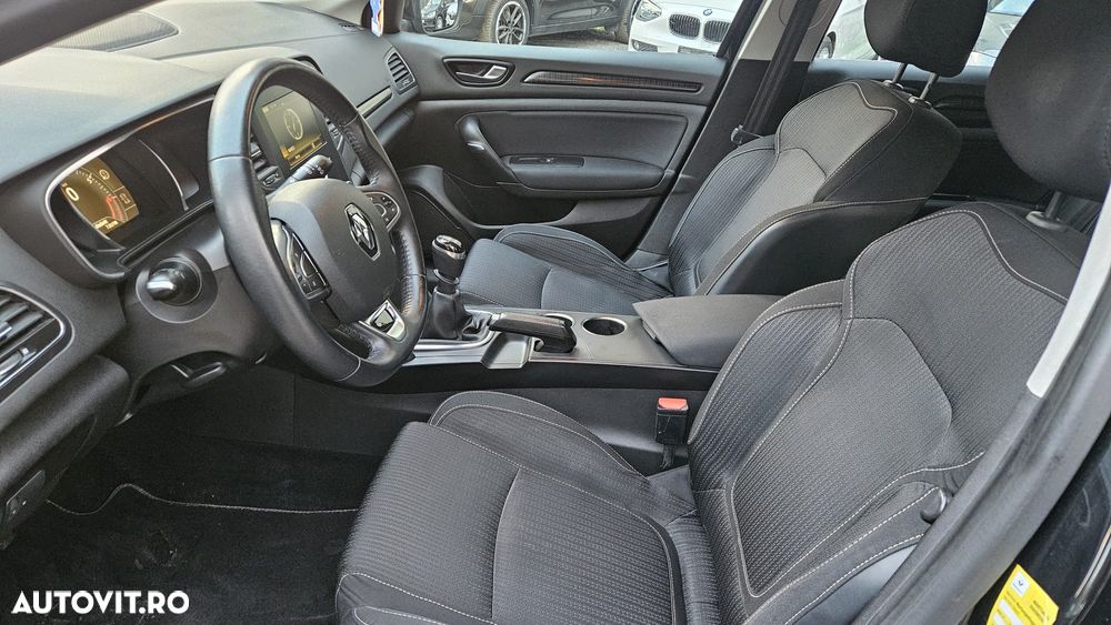 Renault Megane ENERGY TCe 115 Start & Stopp Paris Business - 14