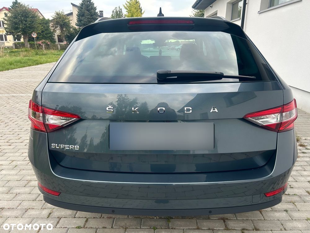 Skoda Superb 2.0 TDI DSG Ambition - 9