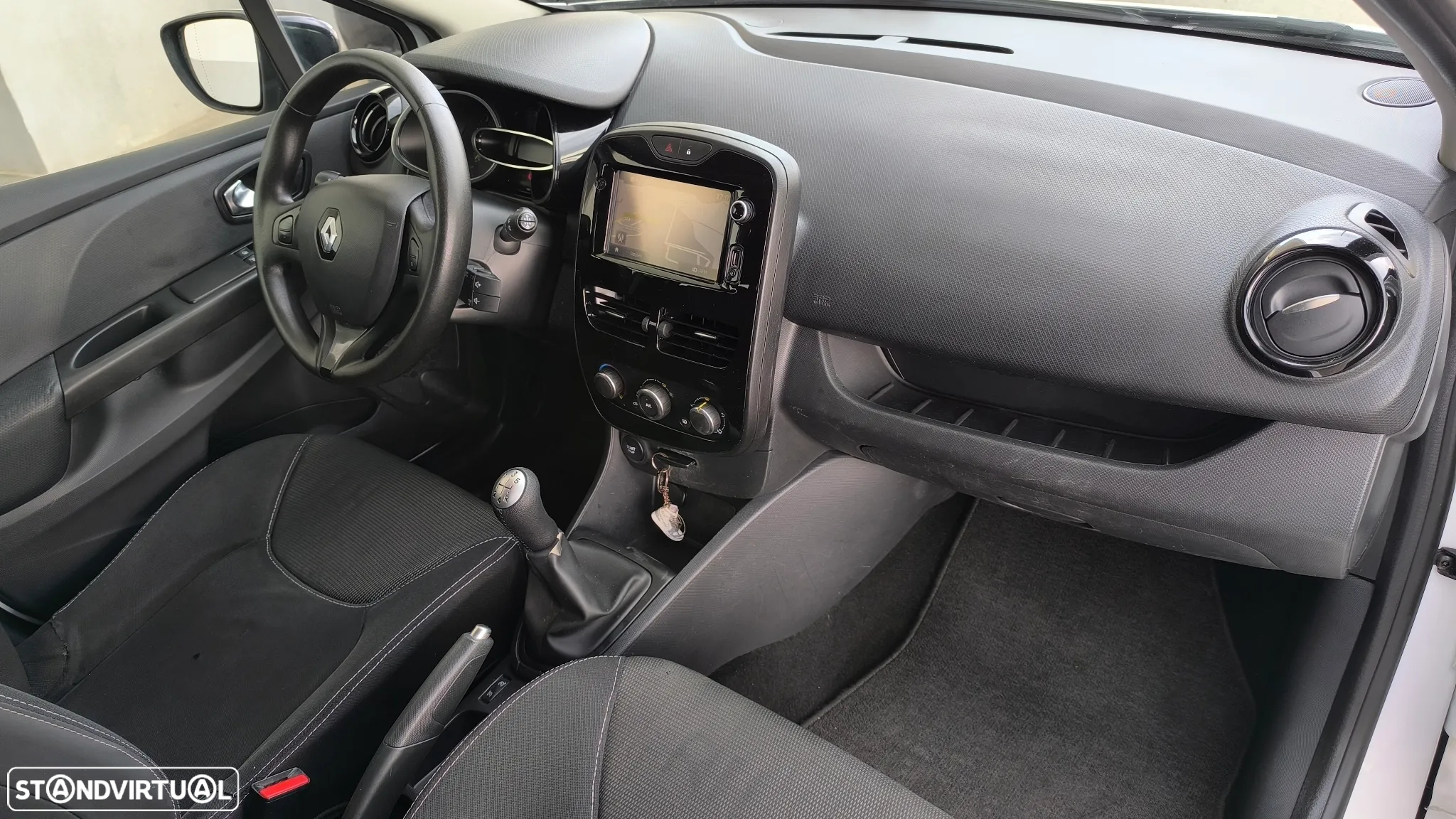 Renault Clio Sport Tourer 1.5 dCi Dynamique S - 26