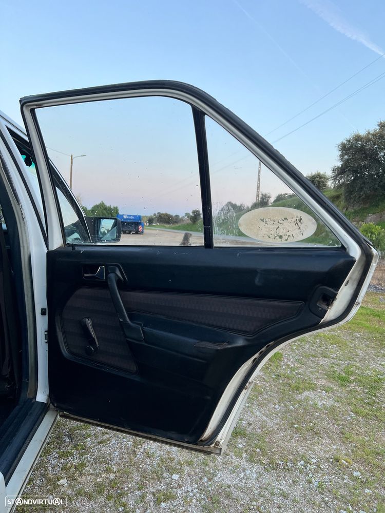 Mercedes-Benz W201 (1982-1993) 190 D 2.0 - 11