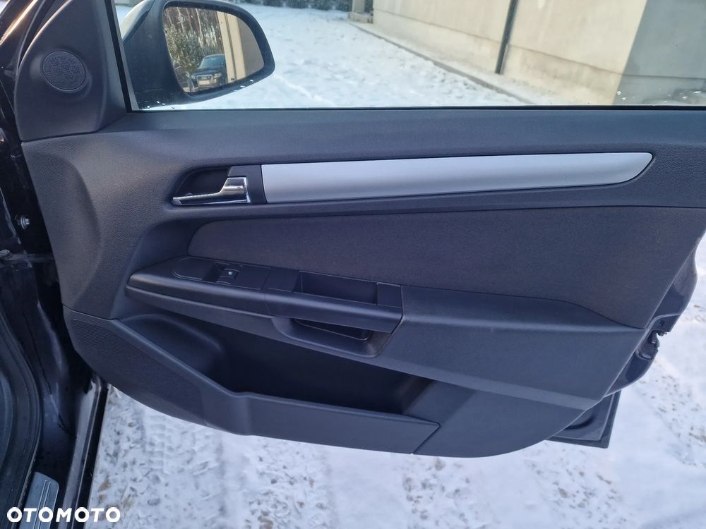 Opel Astra 1.6 Edition 111 Jahre - 23