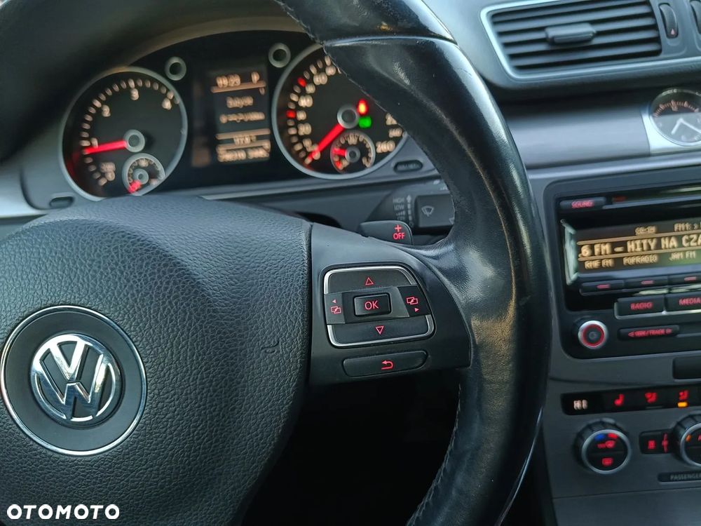 Volkswagen Passat 2.0 TDI DSG BlueMotion Technology Exclusive - 35