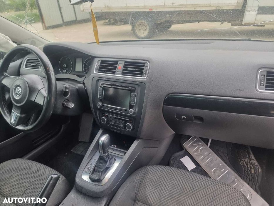 Dezmembram VW Jetta 2012, 1.6 TDI CAY, DSG - 2