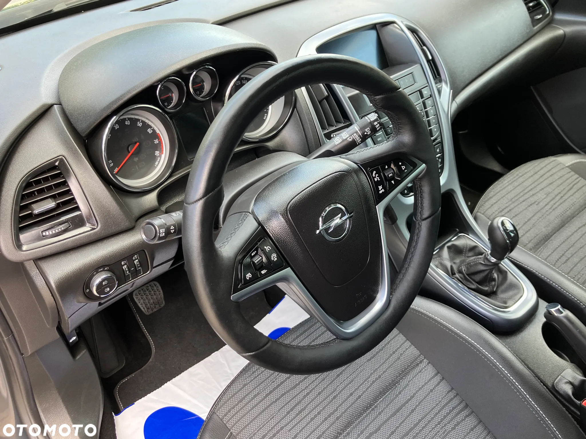 Opel Astra 1.4 Turbo Design Edition - 22