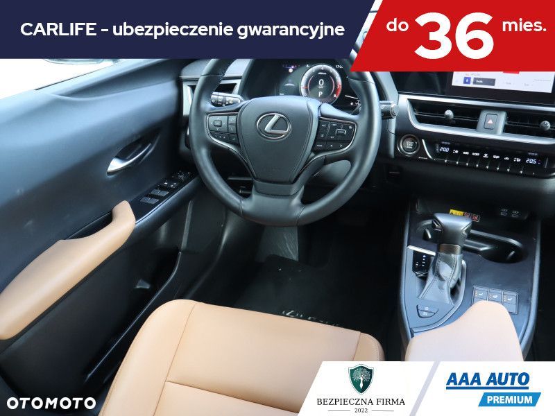 Lexus UX - 8