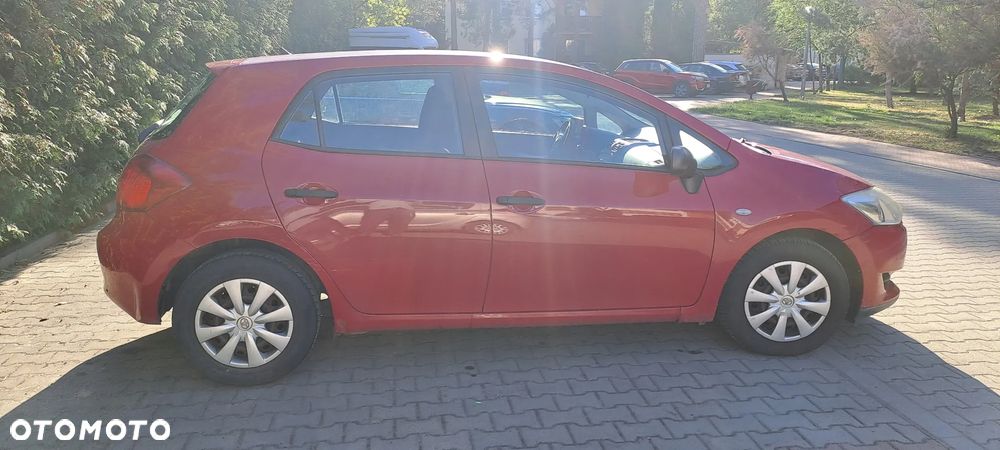 Toyota Auris 1.4 D-4D Luna - 4