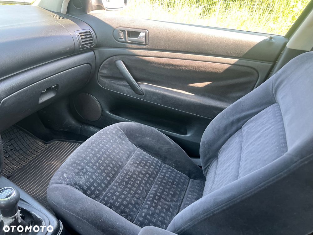 Volkswagen Passat 1.9 TDI Trendline - 14