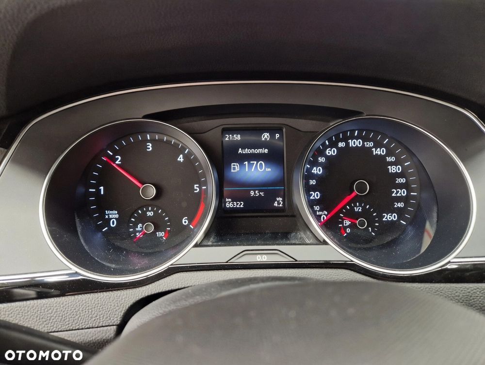 Volkswagen Passat 2.0 TDI SCR DSG Highline - 12
