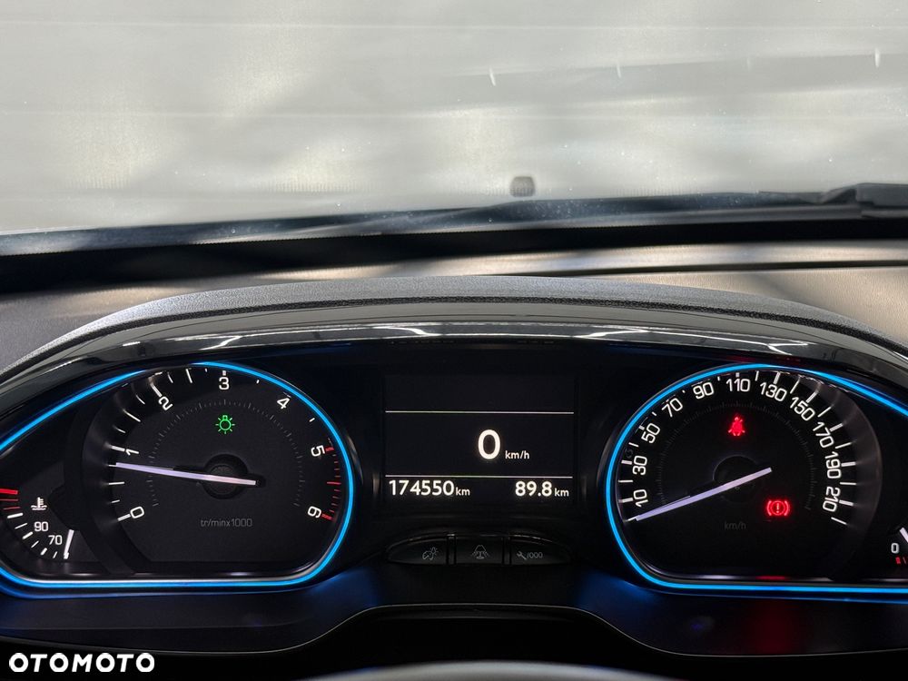 Peugeot 2008 1.6 BlueHDi Allure - 22