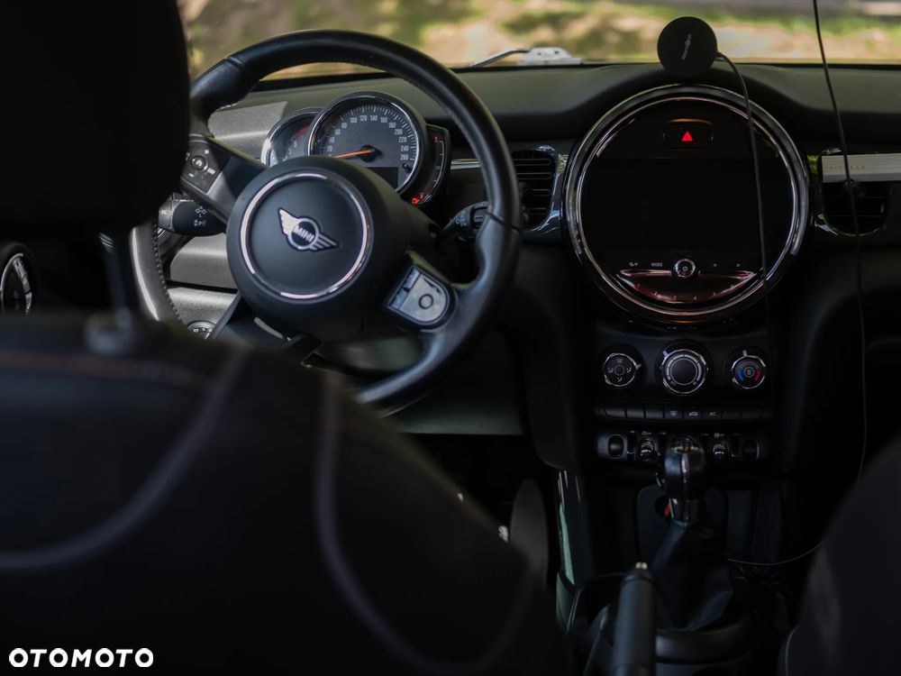 MINI Cooper Standard - 8