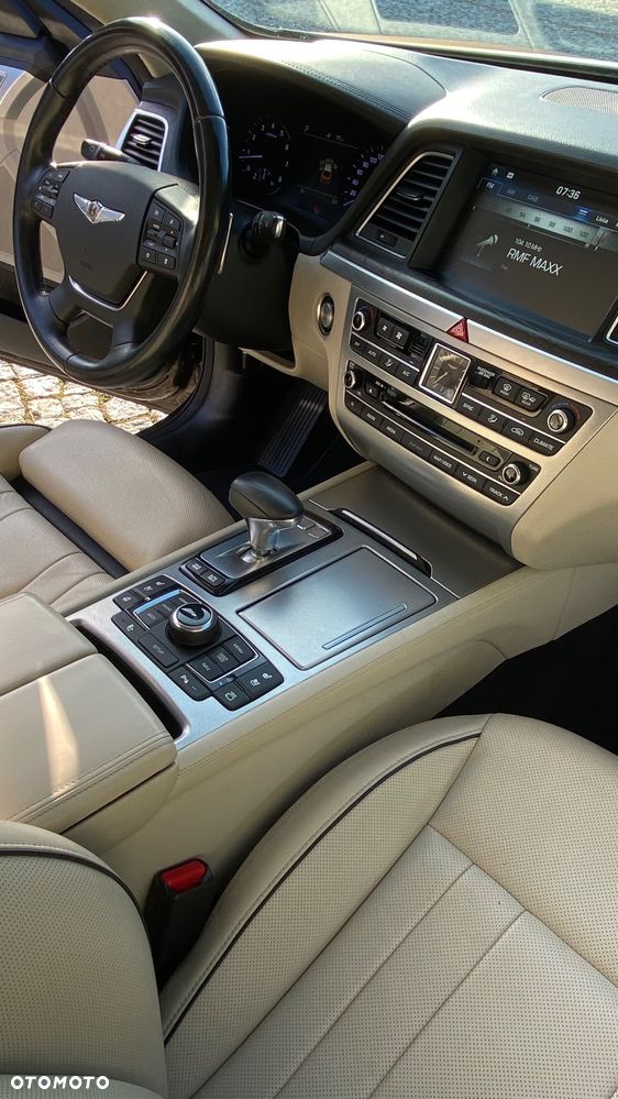 Hyundai Genesis - 17